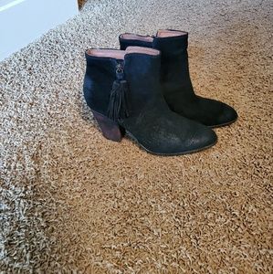 Louise et Cie heel booties size 10. NWOT